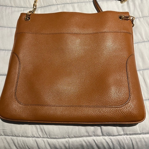 Tory Burch Marsden chain linked shoulder bag. Like NEW! - Picture 5 of 5